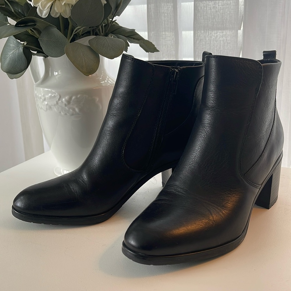 Naturalizer Black Boots. Size 8.5